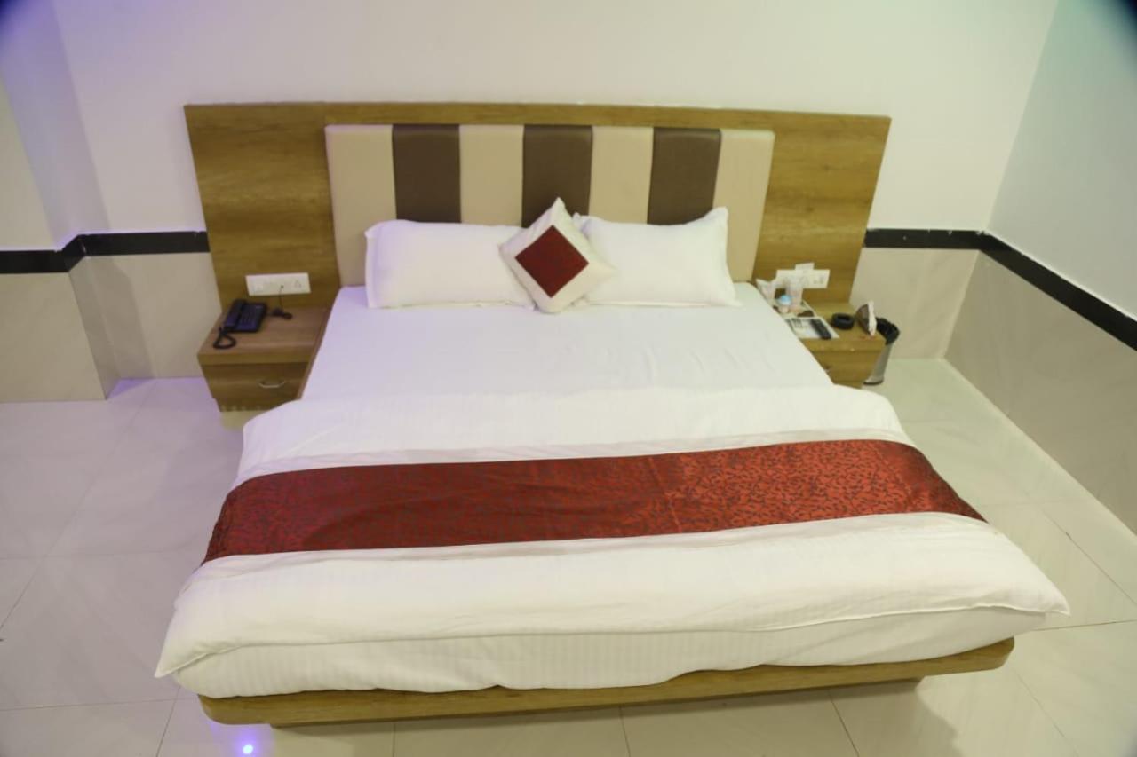 Amber Hotel Barmer Exterior foto